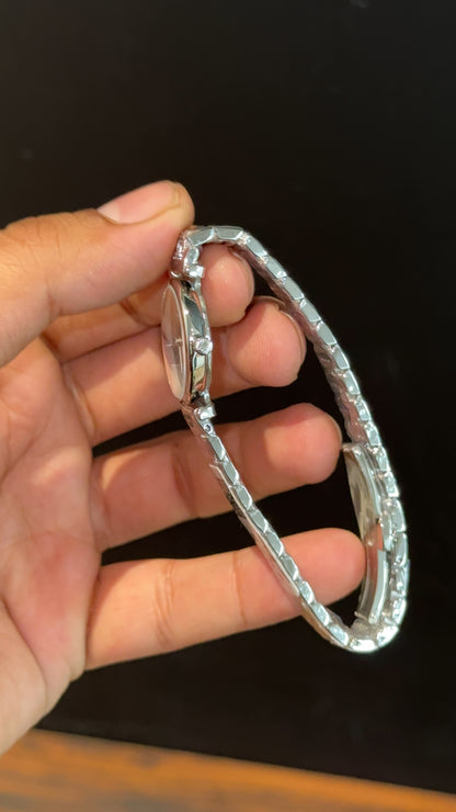 Longines | Woman | Silver Chain | Black Plain Dial - twentyfour