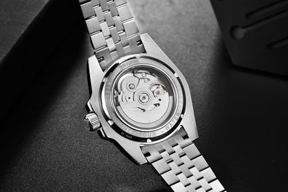 Twenty Four TF-1553 GMT | Bruce Wayne