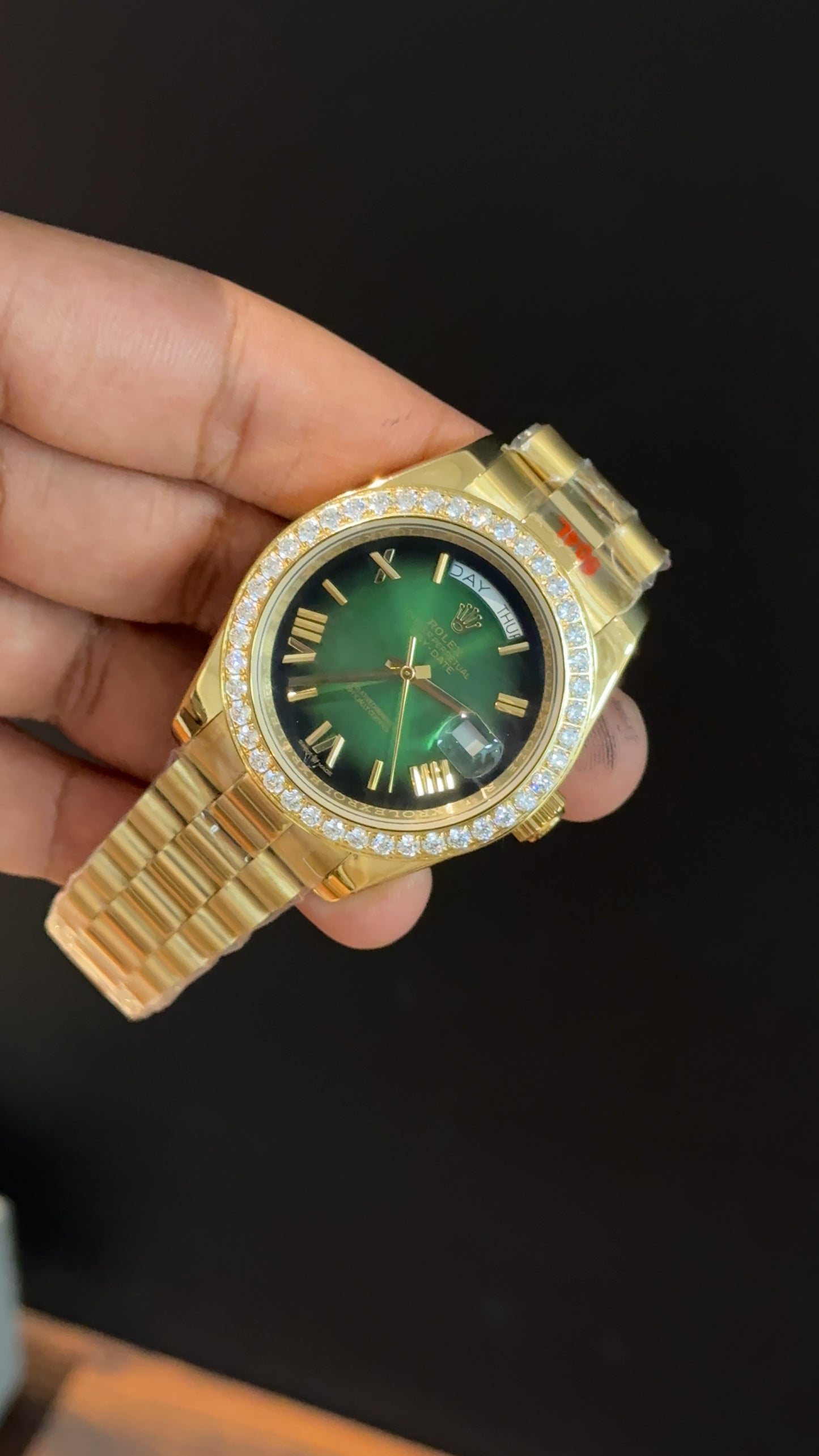Daydate | Diamond Bezel | Gold Chain | Gradient Green Dial