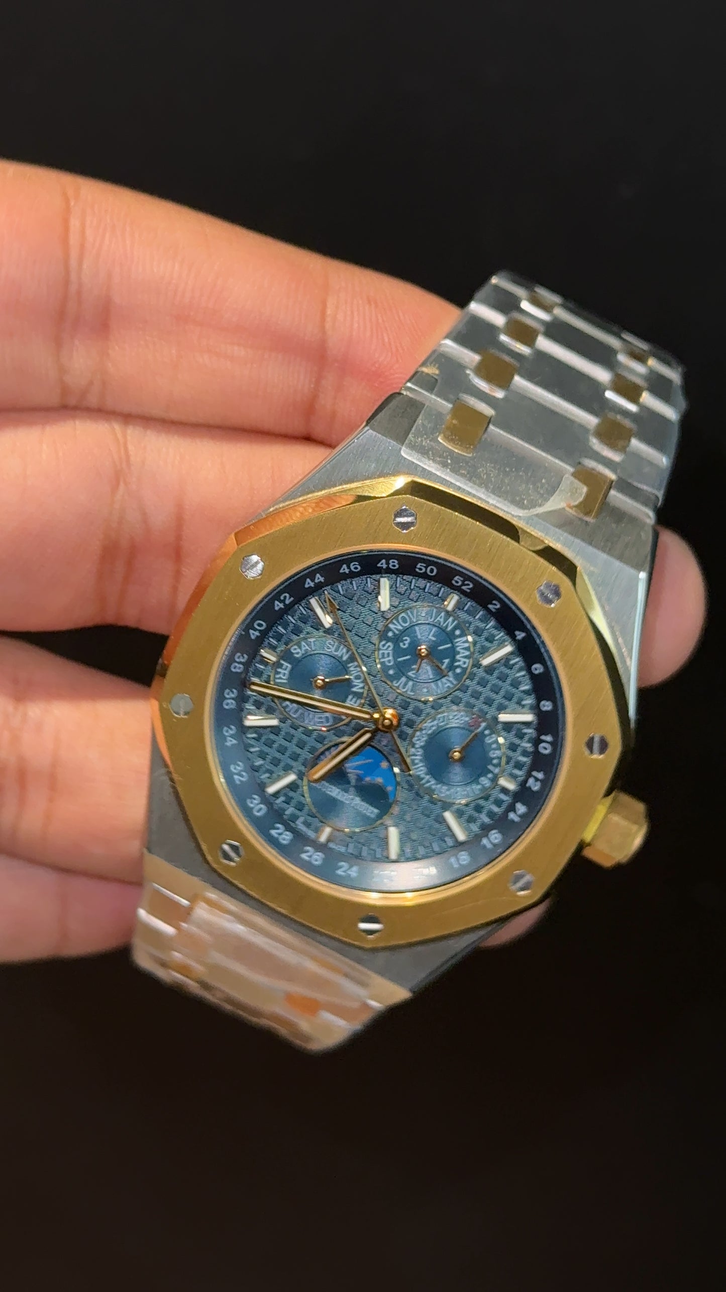 AP Auto | Gold Two Tone | Chrono | Calendar Edition | Blue Dial