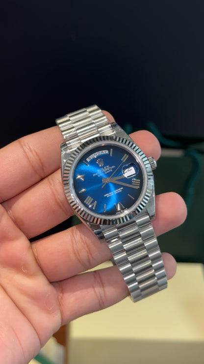 Premium Daydate | 40mm | Silver Chain | Gradient Blue Roman Dial