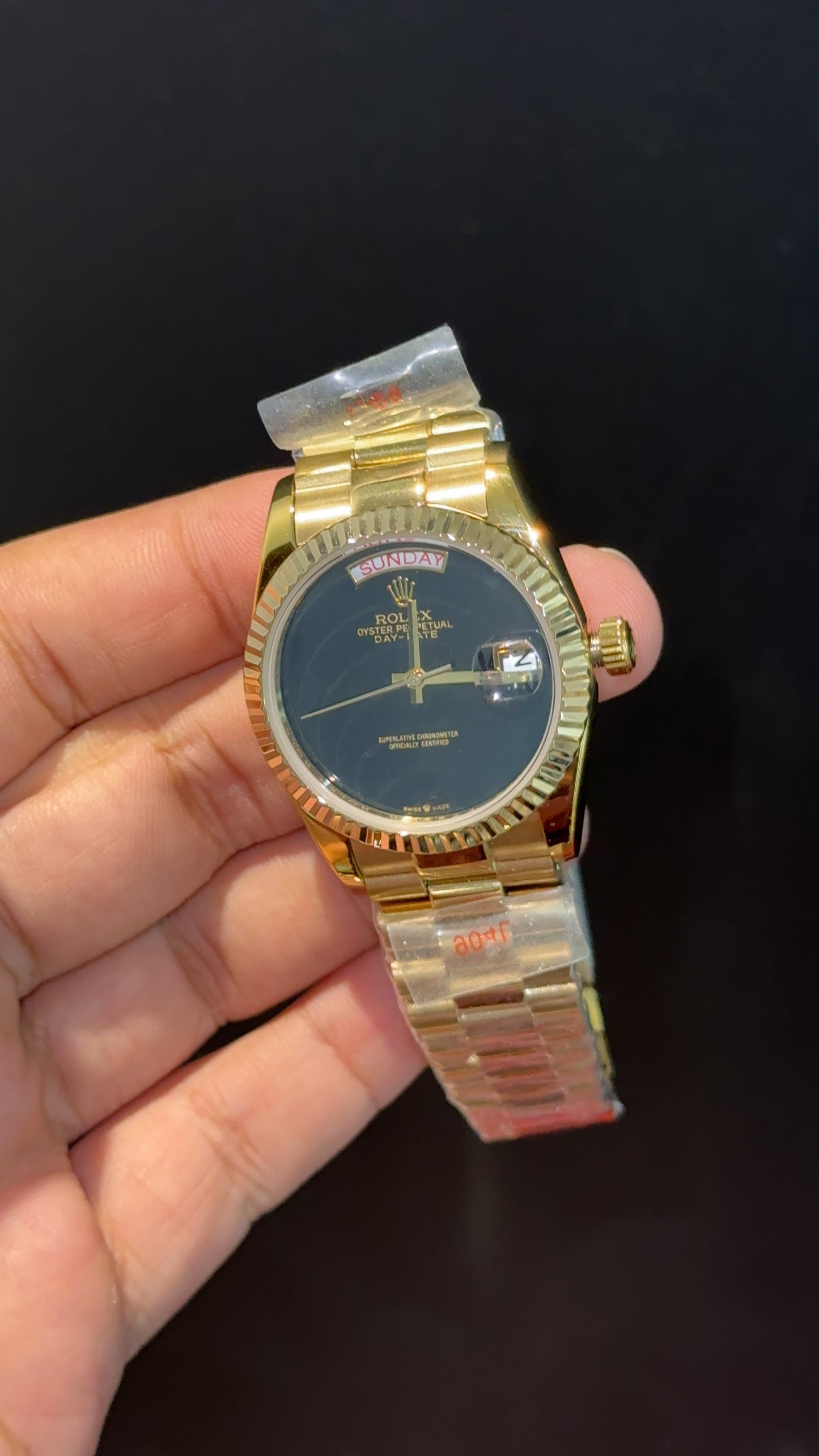 DayDate | 36mm | Gold President Chain | Black Plain Dial