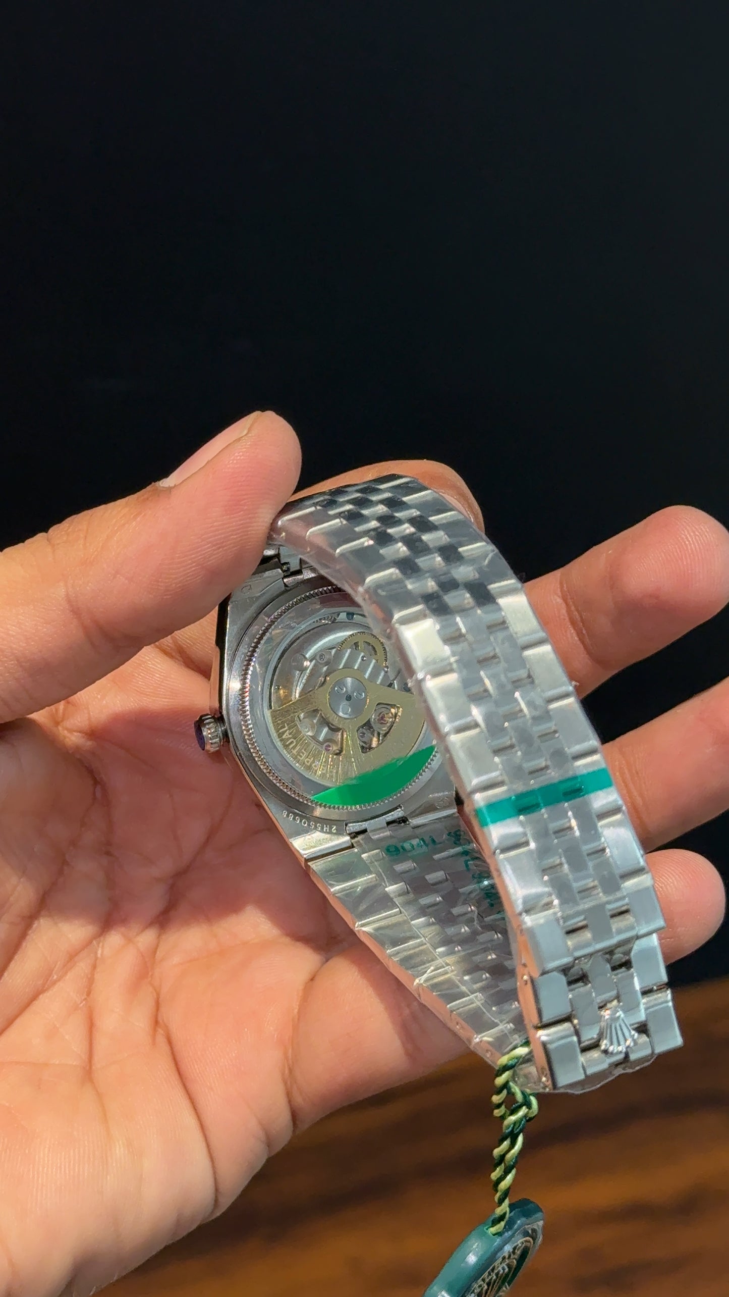 Premium Land Dweller | 36mm | Silver Chain | White Textured Dial