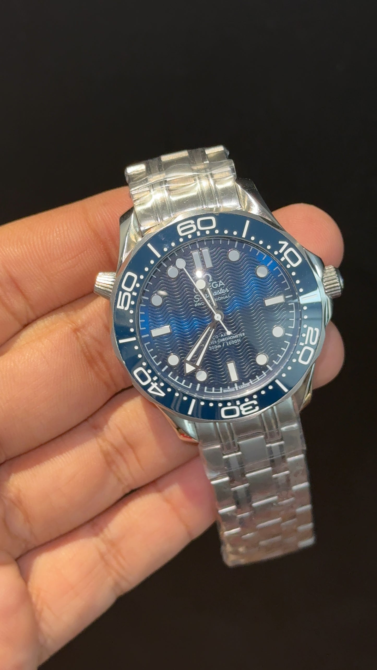 Omega Seamaster | Silver Chain | Royal Blue Dial