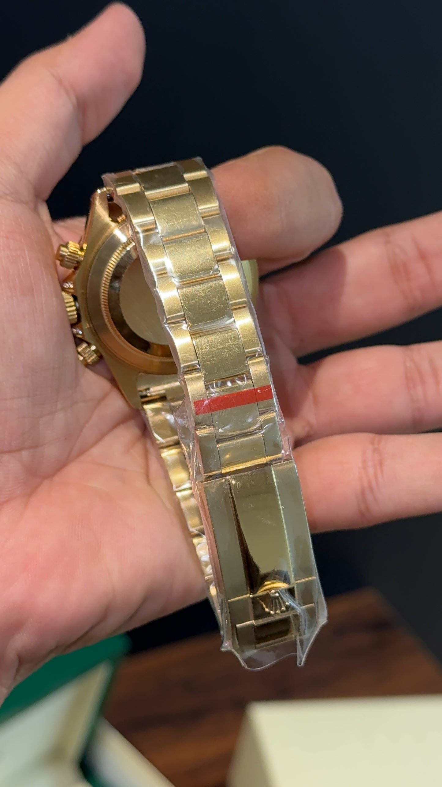 Daytona | Rainbow Diamond Case | Gold Chain | Rainbow Digit |Chrono | Gold Pearl Dial