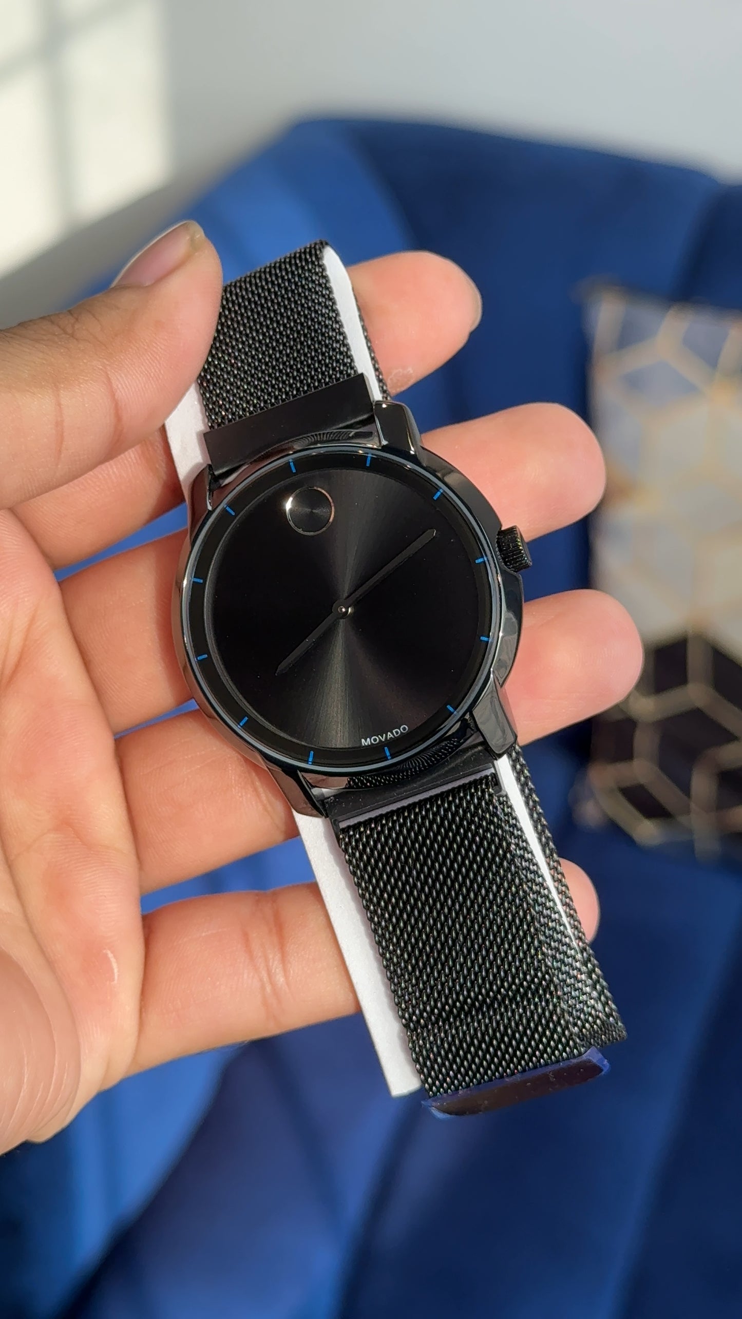 Movado | Men | All Black | Magnetic Strap