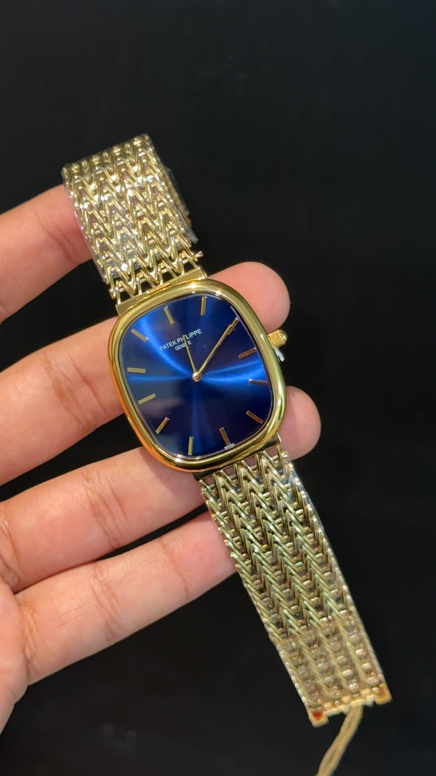 Pp Ellipse | Gold Mesh Chain | Blue Ebony Dial