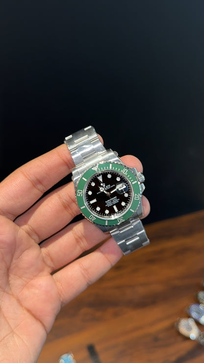 Executive Submariner | Silver Chain | Green Bezel | Black Dial