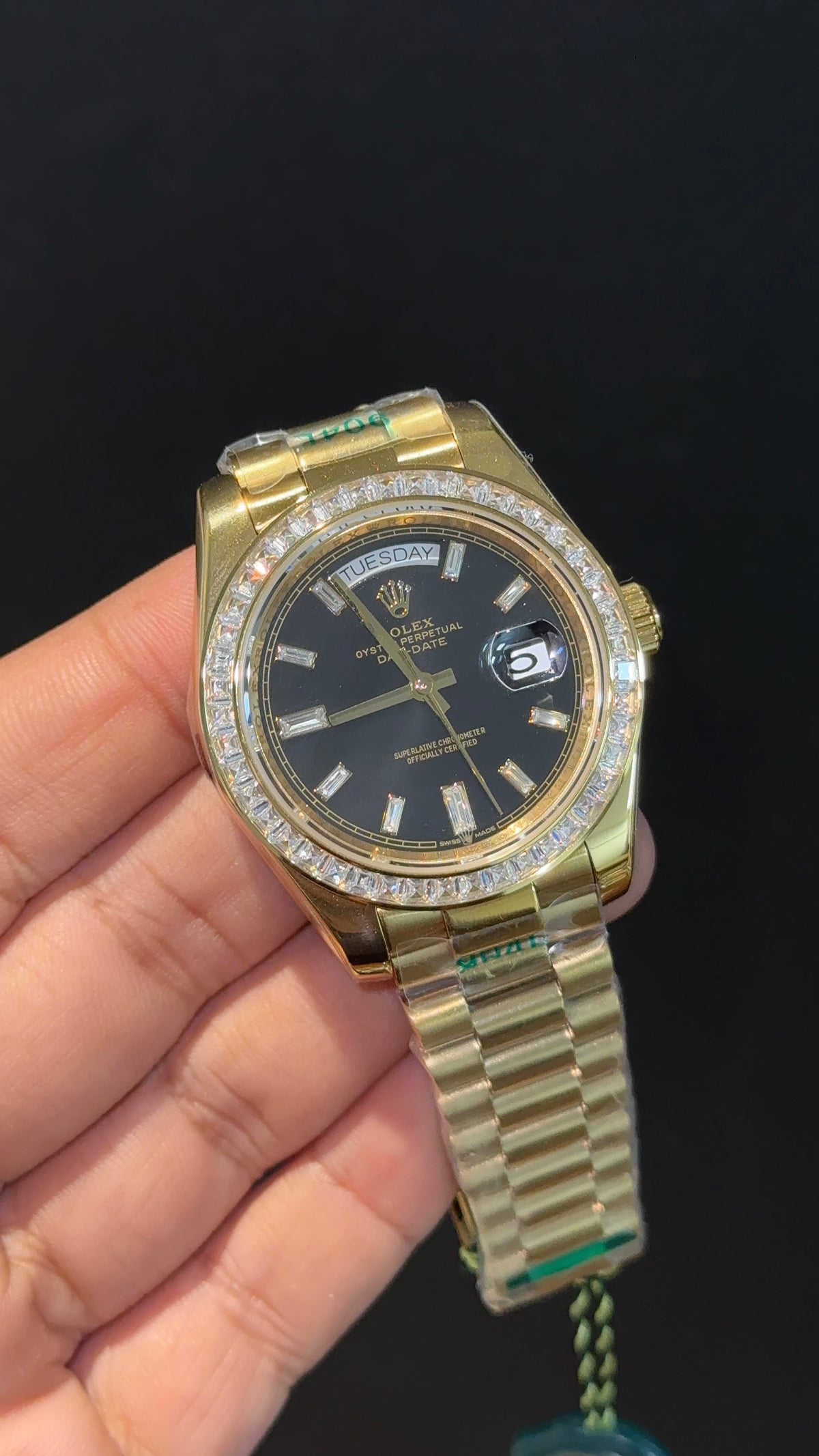 DayDate | Diamond Bezel | Gold Chain | Black Pearl Dial