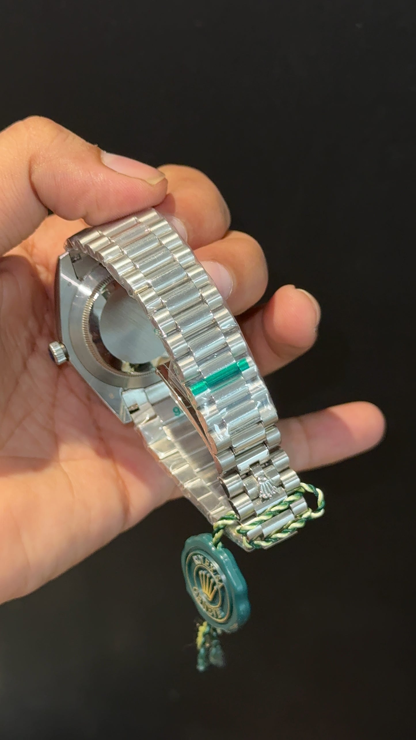 DayDate | Silver Chain | Plain Bezel | Arabic Digit | Olive Green Dial