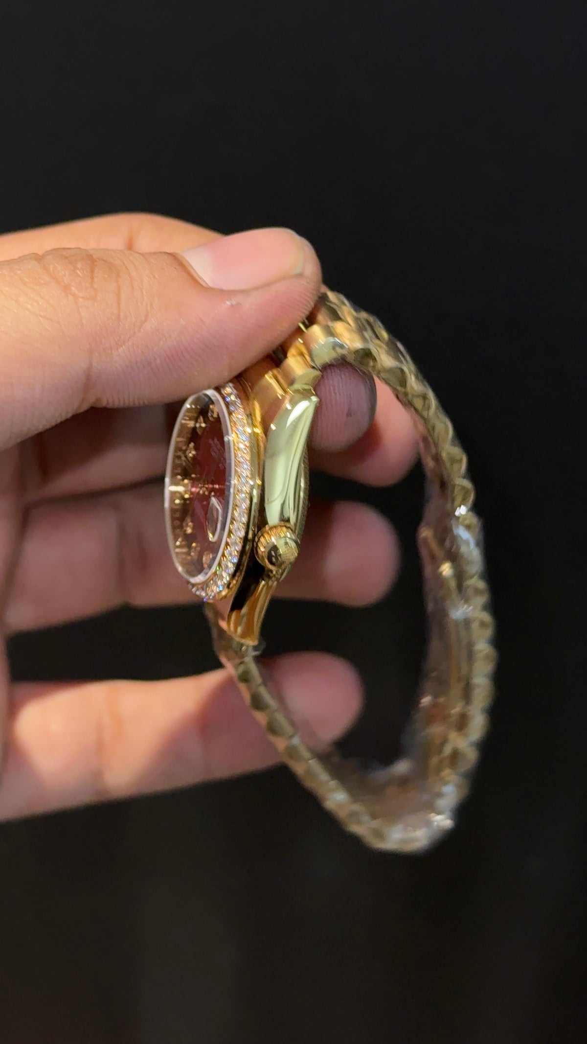 Premium DateJust | Eveline | Diamond Bezel | 30mm | Women | Gold President Chain | Gradient Red Dial