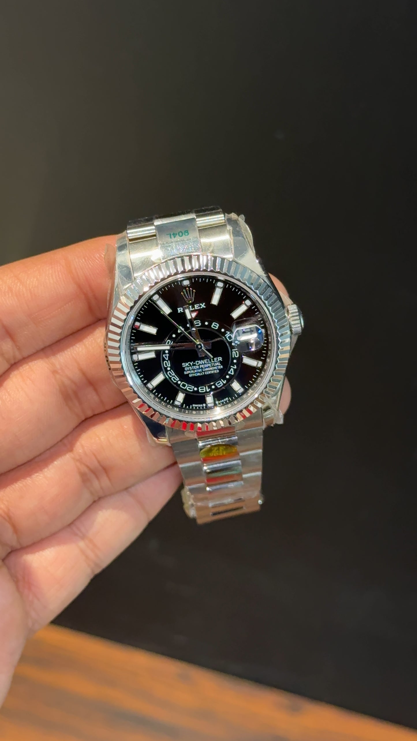 Executive SkyDweller | Silver Oyester Chain | Black Dial